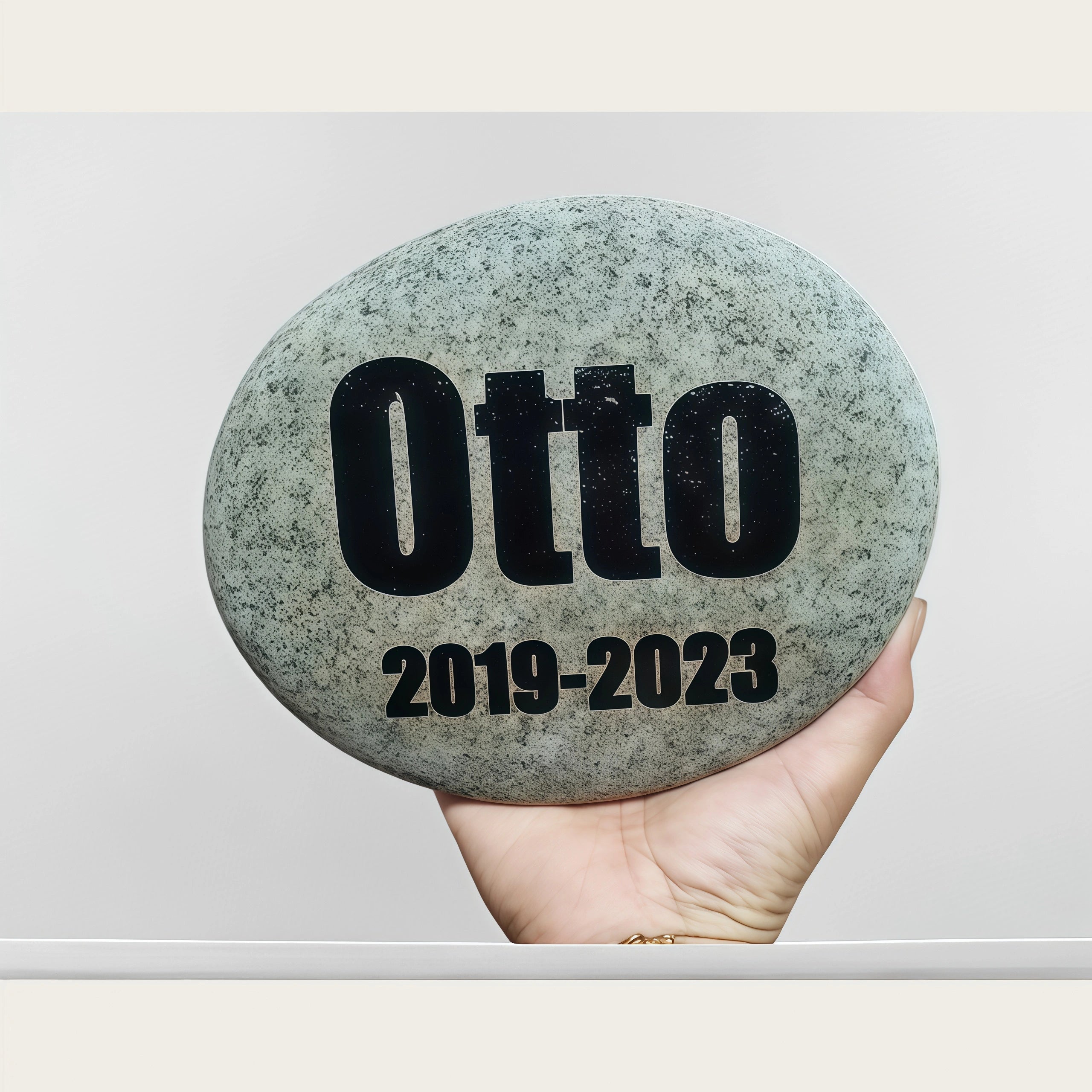 Engravable Memorial Pebble Stone, Personalized Pet Grave Marker for Garden, Custom Engraved River Rock for Cat Dog Loss Gift, Sympathy Keepsake (5 Sizes)